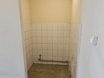 Do wynajęcia lokal w Brzezinach - niskie opłaty