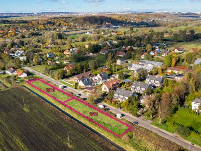 Działka budowlana pod budynek dwulokalowy z garażami !