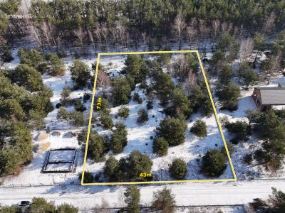 Atrakcyjna działka zapewniająca komfort i prywatność